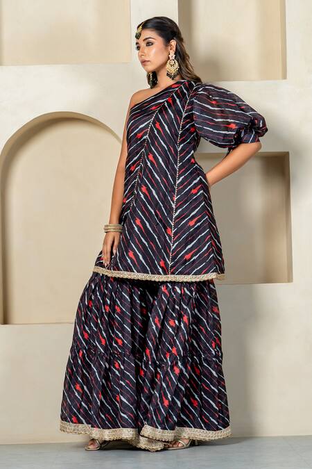 Buy_Yuvraani Jaipur_Black Kota Doria, Cotton Patti, Lace One Stripe Printed Kurta With Sharara _Online_at_Aza_Fashions