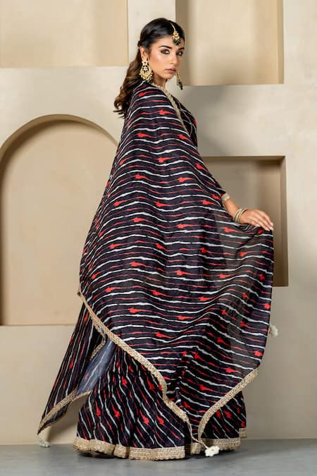 Buy_Yuvraani Jaipur_Black Kota Doria, Cotton Patti, Lace Stripe Printed Kurta Sharara Set 