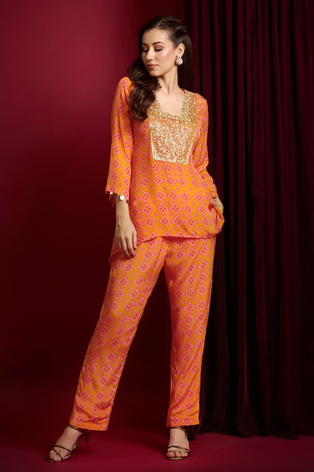 Aayushi Maniar Orange Crepe Silk Hand Embroidered Geometric Floral Print Short Kurta With Pant 