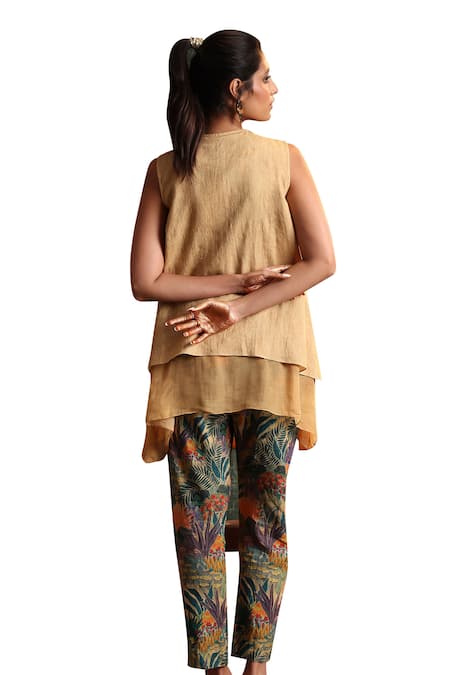 Soup By Sougat Paul Beige Cotton Cut Work Keyhole Neck Kaira Floral Embroidered Kurta And Pant Set at Aza Fashions Soup By Sougat Paul_Beige Cotton Cut Work Keyhole Neck Kaira Floral Embroidered Kurta And Pant Set _at_Aza_Fashions