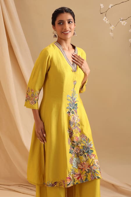 Soup By Sougat Paul_Yellow Chanderi Embroidery, Sequins V-neck Eraya Flower Vine Kurta With Pant _Online_at_Aza_Fashions