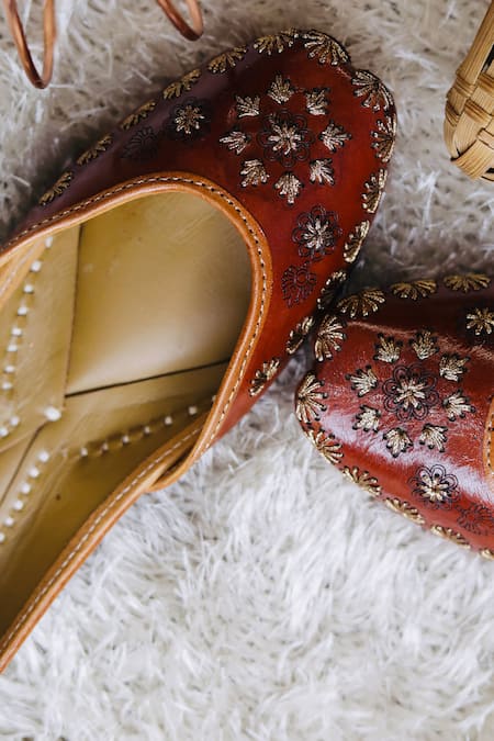Buy_Loryphilory_Brown Embroidered Floral Juttis _Online_at_Aza_Fashions