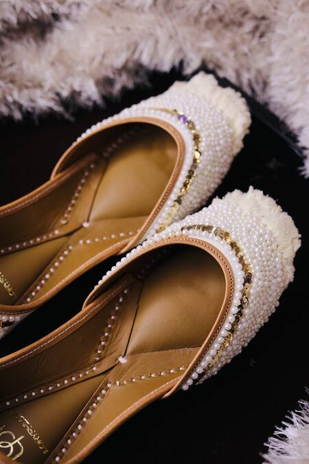 Buy Loryphilory Ivory Glitz Pearl Embellished Juttis Online at Aza Fashions Buy_Loryphilory_Ivory Glitz Pearl Embellished Juttis _Online_at_Aza_Fashions