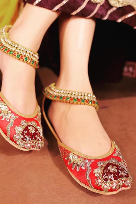 Loryphilory Ishq Floral Zardozi Embroidered Juttis 