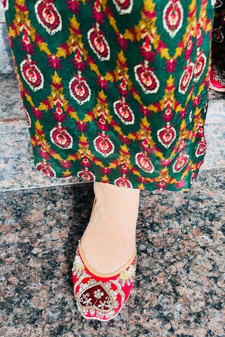 Loryphilory_Red Embroidery Ishq Floral Zardozi Juttis _Online_at_Aza_Fashions