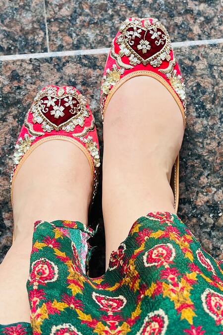 Buy_Loryphilory_Red Embroidery Ishq Floral Zardozi Juttis _Online_at_Aza_Fashions