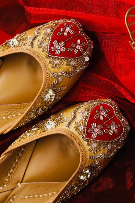 Loryphilory_Gold Lalari Zardozi Embroidered Juttis _Online_at_Aza_Fashions