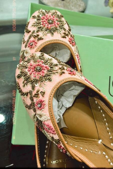 Buy Loryphilory Pink Rafia Floral Sequin Embroidered Juttis Online at Aza Fashions Buy_Loryphilory_Pink Rafia Floral Sequin Embroidered Juttis _Online_at_Aza_Fashions