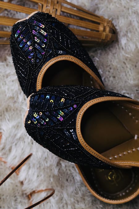 Buy_Loryphilory_Black Sitara Sequin Embellished Juttis_Online_at_Aza_Fashions