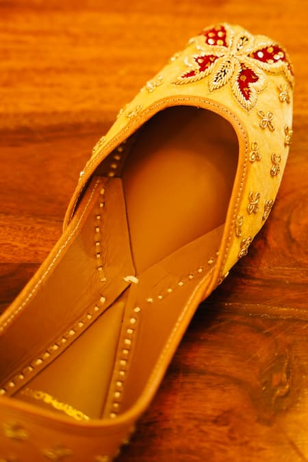 Loryphilory Titli Zardozi Embroidered Juttis 