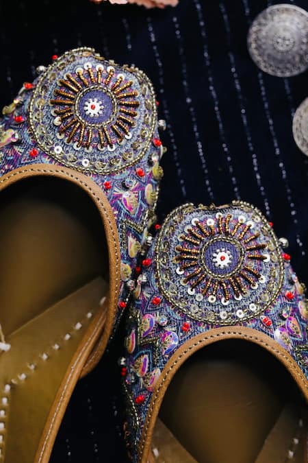 Loryphilory Twight Tango Embellished Mandala Pattern Juttis