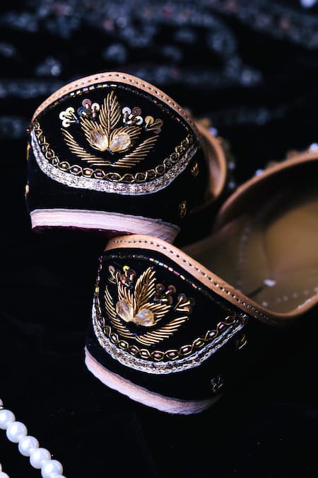 Shop_Loryphilory_Black Floral Zardozi Embroidered Juttis _Online_at_Aza_Fashions