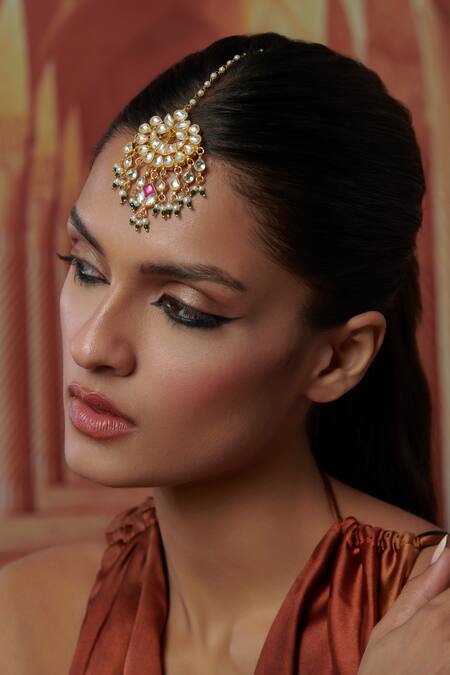 Paisley Pop_Gold Plated Kundan And Pearl Embellished Maangtikka _Online_at_Aza_Fashions