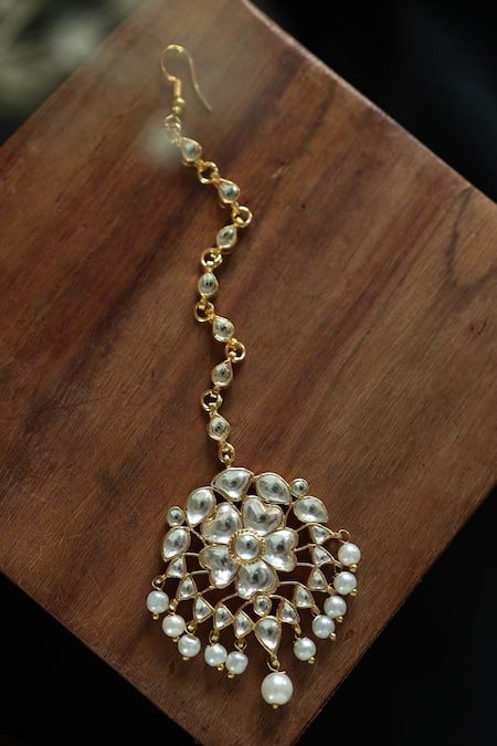 Paisley Pop Kundan Embellished Maangtikka