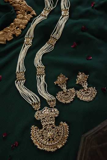 Buy_Paisley Pop_Gold Plated Pearls, Zari Flower Motif Kundan Pendant Necklace Set _Online_at_Aza_Fashions