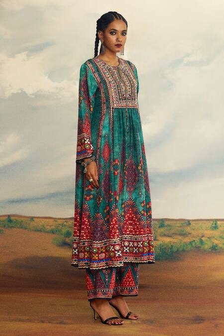 Rajdeep Ranawat_Green Silk Embroidery Round Neck Anisha Printed Long Kurta _at_Aza_Fashions