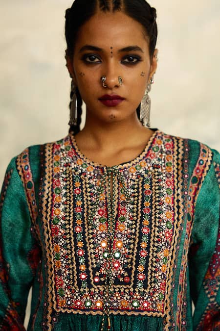 Buy_Rajdeep Ranawat_Green Silk Embroidery Round Neck Anisha Printed Long Kurta 