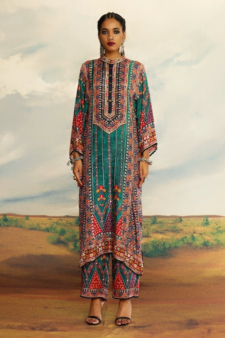 Rajdeep Ranawat_Green Silk Embroidery Mandarin Collar Gayatri Printed Long Kurta _Online_at_Aza_Fashions