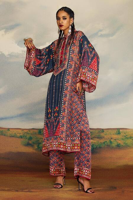 Buy_Rajdeep Ranawat_Grey Silk Embroidery Bandeau Neck Gayatri Printed Long Kurta 