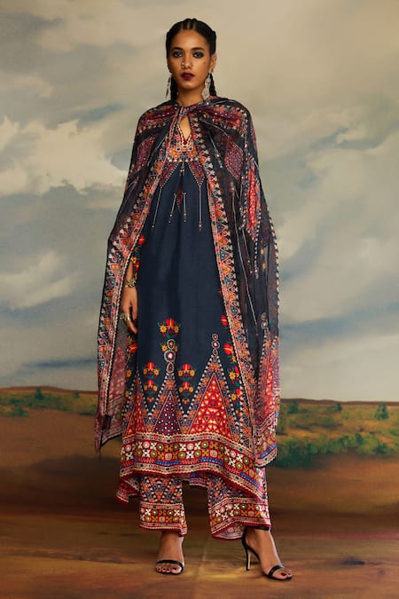 Buy_Rajdeep Ranawat_Grey Silk Embroidery V-neck Banera Fleur Tribe Print And Tunic 