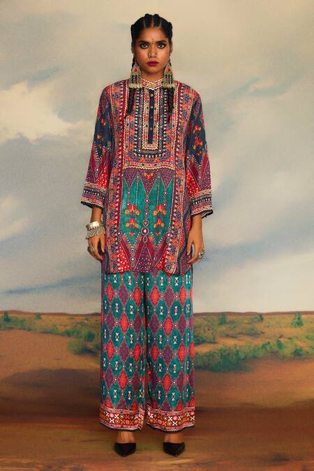 Rajdeep Ranawat_Multi Color Silk Embroidery, Baaka Ancient Fleur Art Print And High Low Tunic _Online_at_Aza_Fashions
