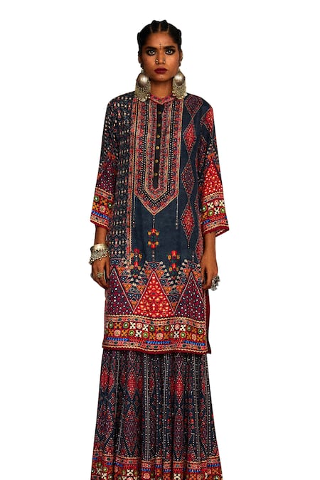 Rajdeep Ranawat Grey Silk Mirrors, Embroidery Bandeau Neck Radha Printed Straight Kurta Online at Aza Fashions Rajdeep Ranawat_Grey Silk Mirrors, Embroidery Bandeau Neck Radha Printed Straight Kurta _Online_at_Aza_Fashions