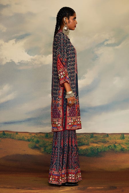 Shop Rajdeep Ranawat Grey Silk Mirrors, Embroidery Bandeau Neck Radha Printed Straight Kurta Online at Aza Fashions Shop_Rajdeep Ranawat_Grey Silk Mirrors, Embroidery Bandeau Neck Radha Printed Straight Kurta _Online_at_Aza_Fashions