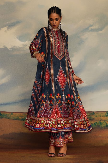 Buy_Rajdeep Ranawat_Grey Silk Embroidery Bandeau Neck Ada Anarkali 