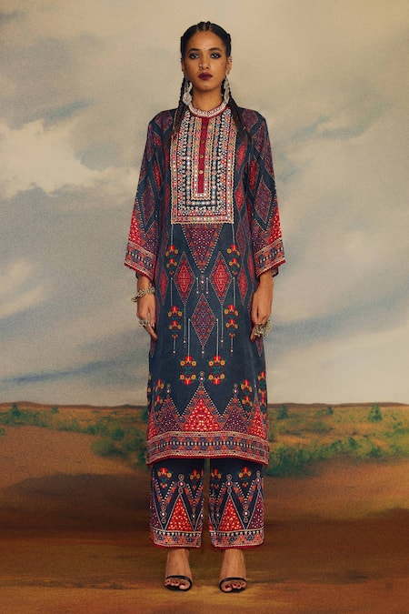 Buy_Rajdeep Ranawat_Grey Silk Mirrors, Diamonds Bandeau Neck Champa Print Kurta _Online_at_Aza_Fashions