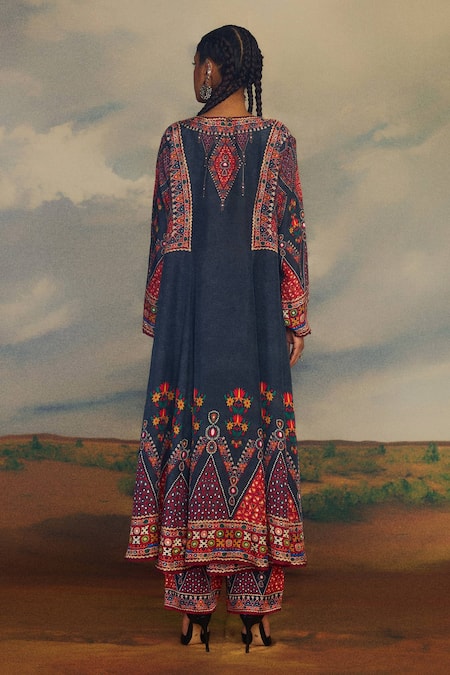 Shop Rajdeep Ranawat Grey Silk Mirrors, Embroidery Boat Neck Amelia Tribal Print Kurta at Aza Fashions Shop_Rajdeep Ranawat_Grey Silk Mirrors, Embroidery Boat Neck Amelia Tribal Print Kurta _at_Aza_Fashions