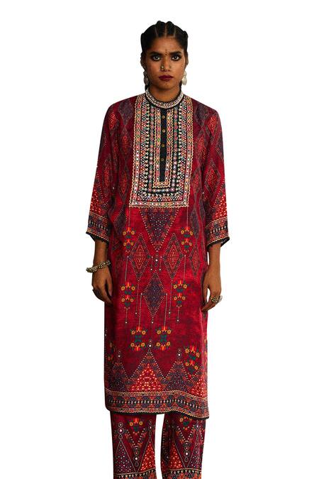 Rajdeep Ranawat_Red Silk Embroidery Bandeau Neck Champa Abstract Print Kurta _Online_at_Aza_Fashions