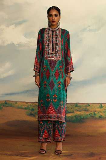 Buy_Rajdeep Ranawat_Green Silk Embroidery Bandeau Neck Champa Diamond Print Kurta _Online_at_Aza_Fashions