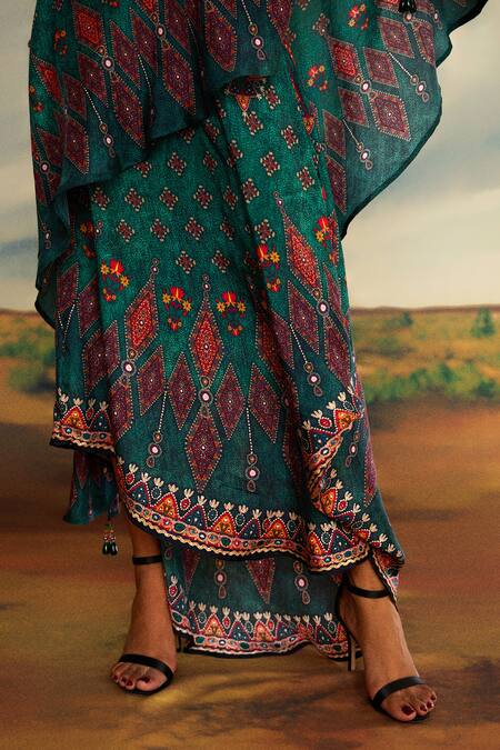 Rajdeep Ranawat_Green Silk Boat Neck Kamini Diamond Print Flared Top And Skirt Set _at_Aza_Fashions