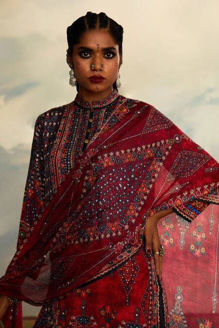 Buy_Rajdeep Ranawat_Red Silk Beads, Embroidery Bandeau Neck Tribal Print Straight Kurta 