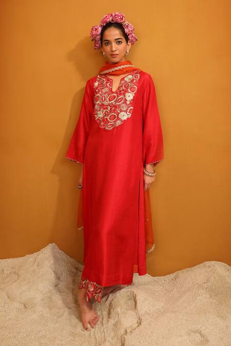 Omana By Ranjana Bothra_Red Bamboo, Silk Organza Embroidery Split Naaz Floral Thread Kurta Pant Set _Online_at_Aza_Fashions