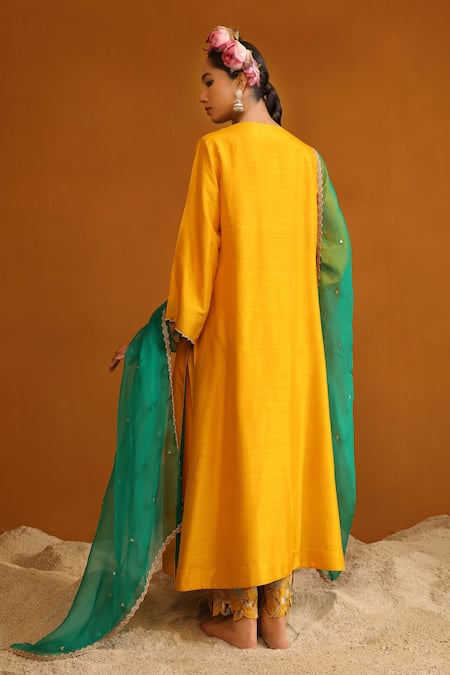 Omana By Ranjana Bothra Naaz Floral Zari Embroidered Kurta Pant Set 