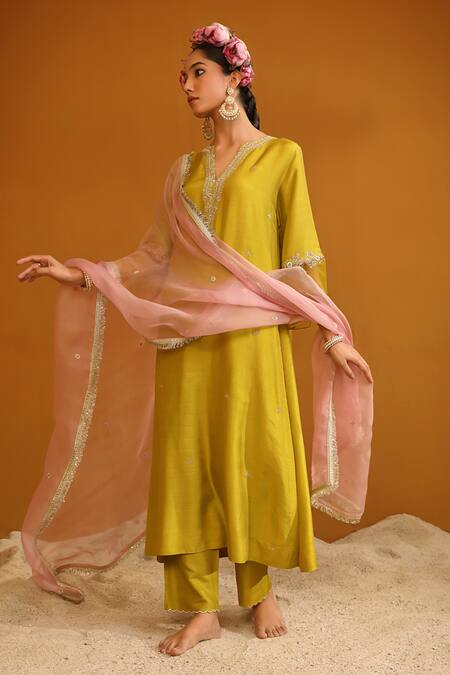 Omana By Ranjana Bothra_Green , Organza, Bamboo Sequins, Zari, Shehnaz Floral Kurta Pant Set _Online_at_Aza_Fashions