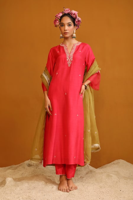 OMANA BY RANJANA BOTHRA Pink Kurta And Trousers Bamberg Silk Embroidered Thread Shehnaz Zari Pant Set 