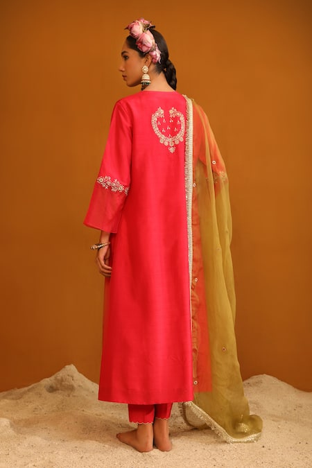 Omana By Ranjana Bothra Shehnaz Zari Embroidered Kurta Pant Set 