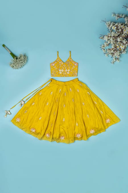 Buy_Yuvraani Jaipur_Yellow Polyester, Net Mirrors, Embroidery, Gota Patti, Tassels Hand Lehenga Set _Online_at_Aza_Fashions