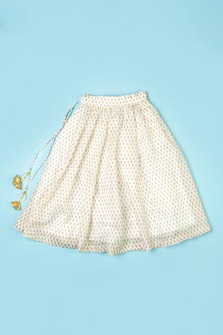 Yuvraani Jaipur_Ivory Chanderi, Net Embroidery, Tassels Floral Print Lehenga Blouse Set _Online_at_Aza_Fashions