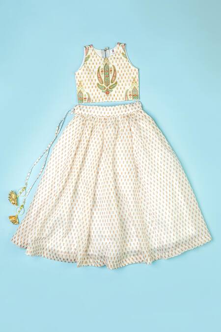 Buy_Yuvraani Jaipur_Ivory Chanderi, Net Embroidery, Tassels Floral Print Lehenga Blouse Set _Online_at_Aza_Fashions