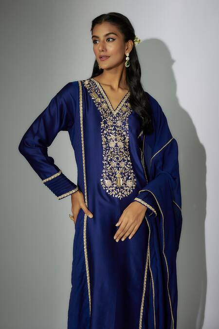 Nadima Saqib Blue Chanderi, Organza Embroidery, Zari V-neck Straight Kurta Pant Set Online at Aza Fashions Nadima Saqib_Blue Chanderi, Organza Embroidery, Zari V-neck Straight Kurta Pant Set _Online_at_Aza_Fashions