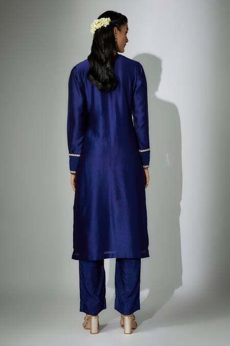 Nadima Saqib Blue Chanderi, Organza Embroidery, Zari V-neck Straight Kurta Pant Set at Aza Fashions Nadima Saqib_Blue Chanderi, Organza Embroidery, Zari V-neck Straight Kurta Pant Set _at_Aza_Fashions