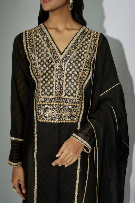 Nadima Saqib Black Chanderi, Organza Zari, Embroidery V-neck Zardosi Kurta Pant Set Online at Aza Fashions Nadima Saqib_Black Chanderi, Organza Zari, Embroidery V-neck Zardosi Kurta Pant Set _Online_at_Aza_Fashions