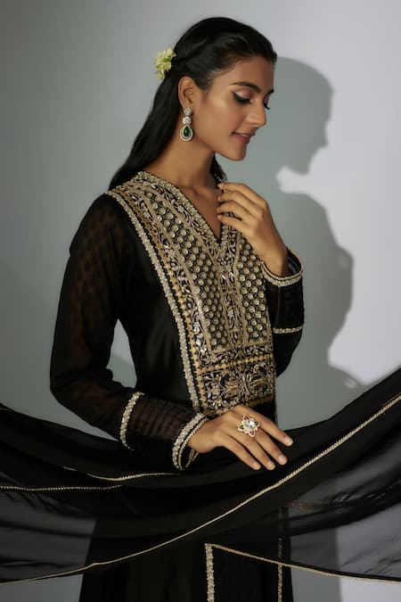 Buy Nadima Saqib Black Chanderi, Organza Zari, Embroidery V-neck Zardosi Kurta Pant Set Online at Aza Fashions Buy_Nadima Saqib_Black Chanderi, Organza Zari, Embroidery V-neck Zardosi Kurta Pant Set _Online_at_Aza_Fashions