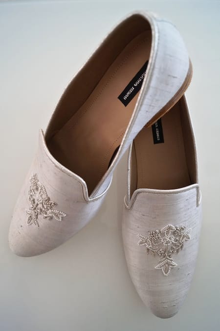 Shop Shradha Hedau Footwear Couture White Pearls Aaryan Bloom Embroidered Shoes at Aza Fashions Shop_Shradha Hedau Footwear Couture_White Pearls Aaryan Bloom Embroidered Shoes _at_Aza_Fashions