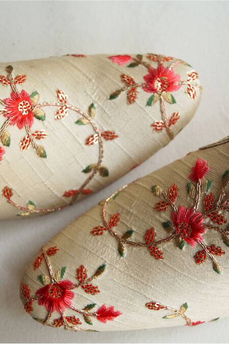 Shradha Hedau Footwear Couture_White Gul Sourish Thread Embroidered Mules _Online_at_Aza_Fashions