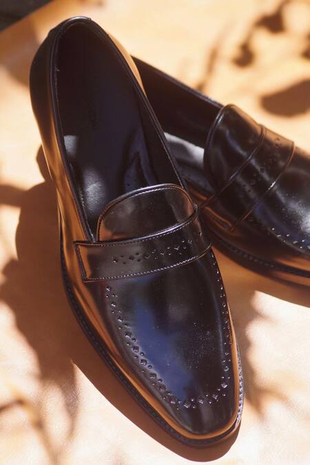 Shradha Hedau Footwear Couture Black Parth Cutwork Moccasin Shoes Online at Aza Fashions Shradha Hedau Footwear Couture_Black Parth Cutwork Moccasin Shoes _Online_at_Aza_Fashions