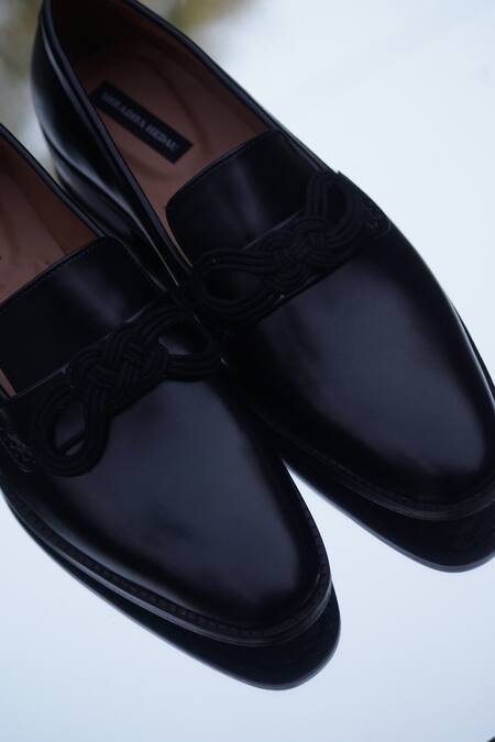 Buy_Shradha Hedau Footwear Couture_Black Neev Coiled Bow Mojaris _Online_at_Aza_Fashions